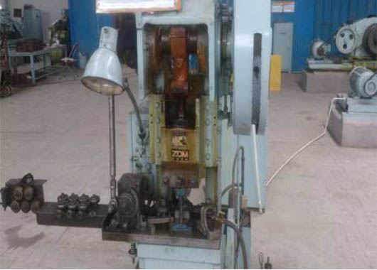 活塞回油孔专用冲床 ring